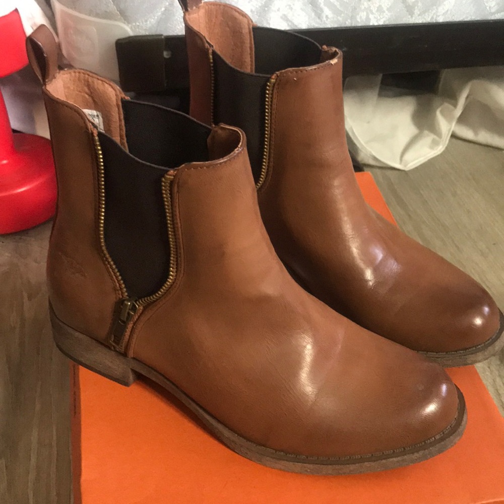 Brown Chelsea boot